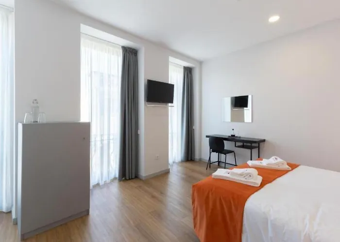 Serra Do Pilar Porto Suites